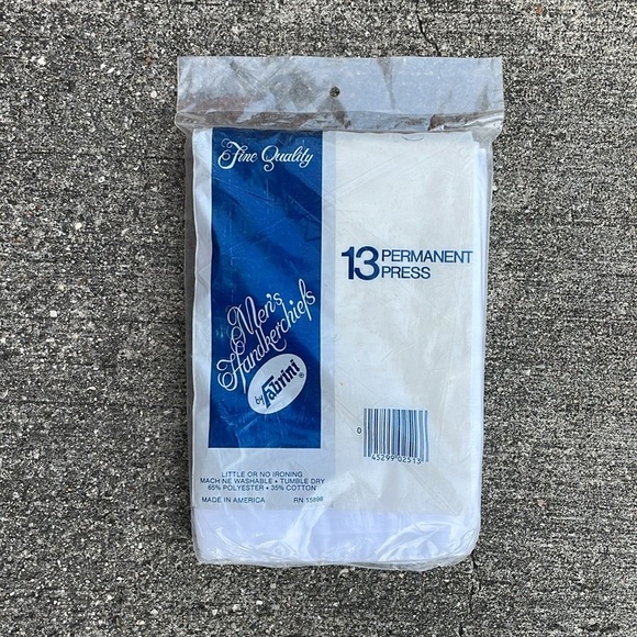 Vintage Fabrini White Classic Handkerchiefs 13 total, New, never used or opened - Picture 4 of 4